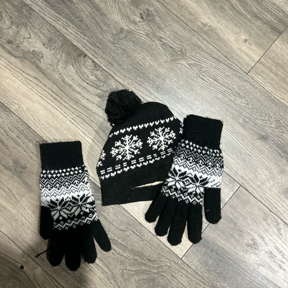 Black and white gloves and hat